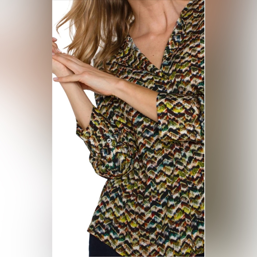 NWOT LIVERPOOL LA multi 3/4 sleeve pop over blouse M